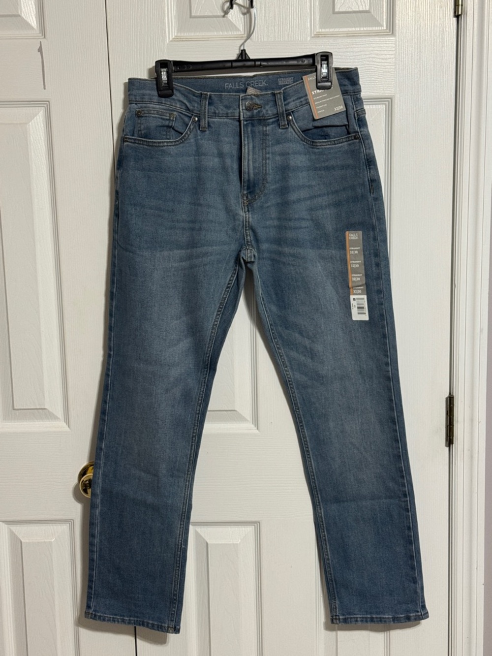 Falls Creek Men's Medium Blue Wash Regular Straight Jeans